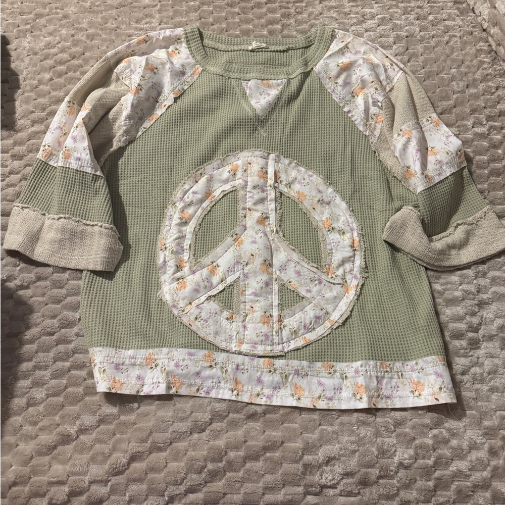 POL Floral Peace Sign
